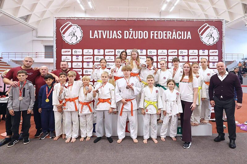 Mūsu sportisti izcīna 24 medaļas Bērnu kausā 2026